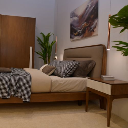 cac bugatti.jpg1 chambre à coucher bugatti tabes de nuit commode et lit tapissier